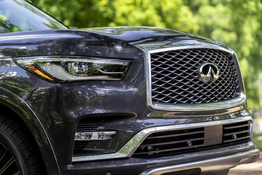 Детали экстерьера Infiniti QX80 5.6 Limited 2018 года  (NA) (фото 33 из 45)